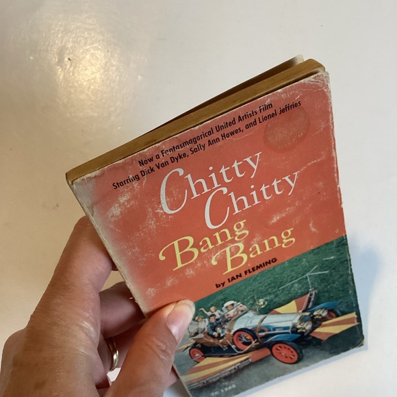 4 /💲20 🤑 1969 Chitty Chitty Bang Bang book - Picture 2 of 5